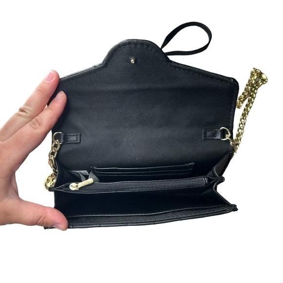 2/$30 BLACK And Pearl Shoulder Bag Clutch with Gold Chain Wallet on a chain - Picture 5 of 7